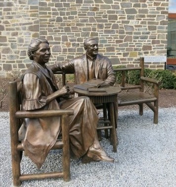 fdr-home-visitors-center-hyde-park-ny-640x480-2
